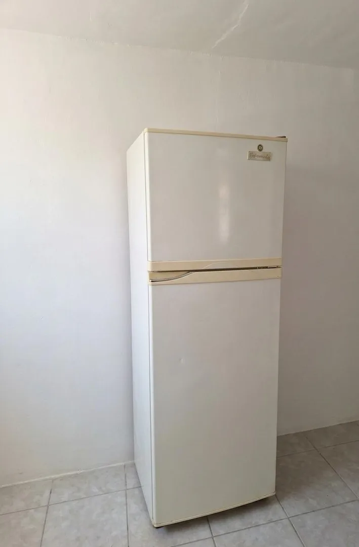 Refrigerador Across funcionando
